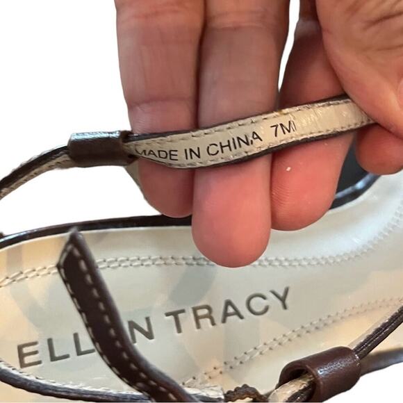 NWOB Ellen Tracy Open Toe Wedge Sandal Brown with Stone Gem Detail Size 7 - Picture 6 of 11